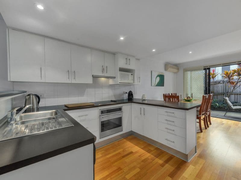 16 Rogoona Street, Morningside QLD 4170, Morningside - Thumbnail 2