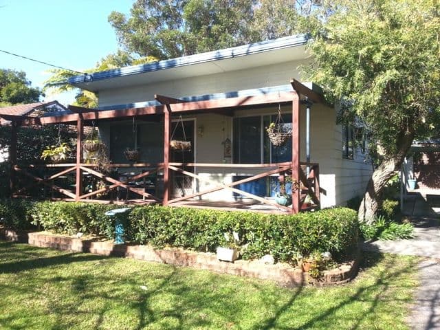 4 Bundilla Parade, BERKELEY VALE NSW 2261, Berkeley Vale - Image 1