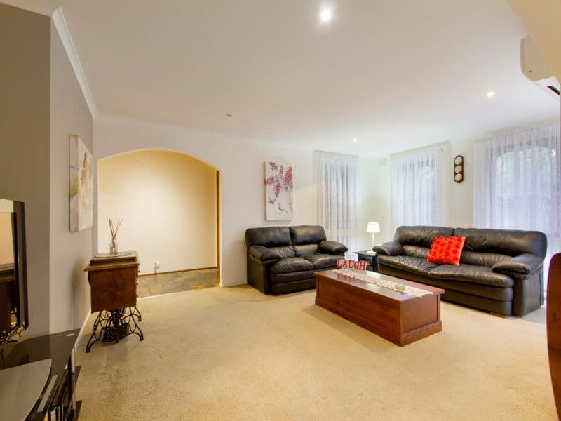 13 Raphael Crescent, Frankston VIC 3199, Frankston - Thumbnail 2