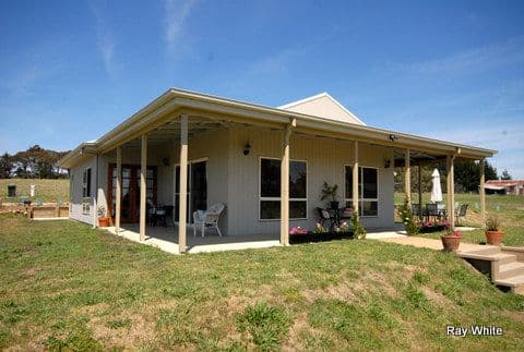 18 Burke Street, Majors Creek NSW 2622, Majors Creek - Thumbnail 2