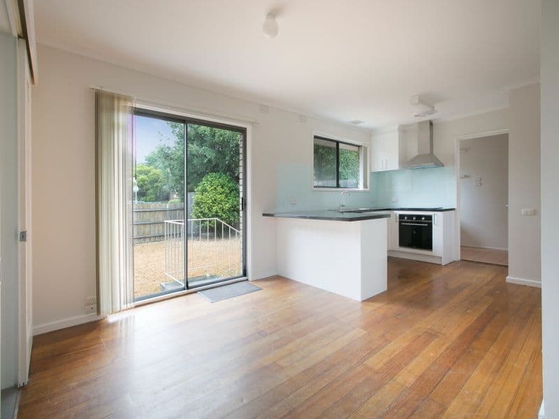 7 Lutana Court, Frankston VIC 3199, Frankston - Thumbnail 2