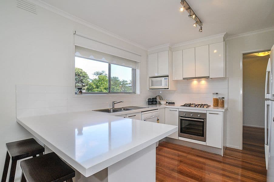 10 Greenglade Court, BLACKBURN NORTH VIC 3130, Blackburn North - Thumbnail 2