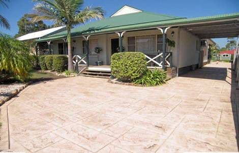 21 Devonshire Crescent, Oak Flats - Image 1
