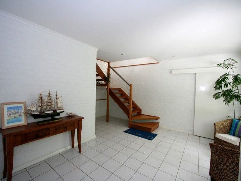 16 Lakeside Drive, SAPPHIRE BEACH NSW 2450, Sapphire Beach - Thumbnail 2