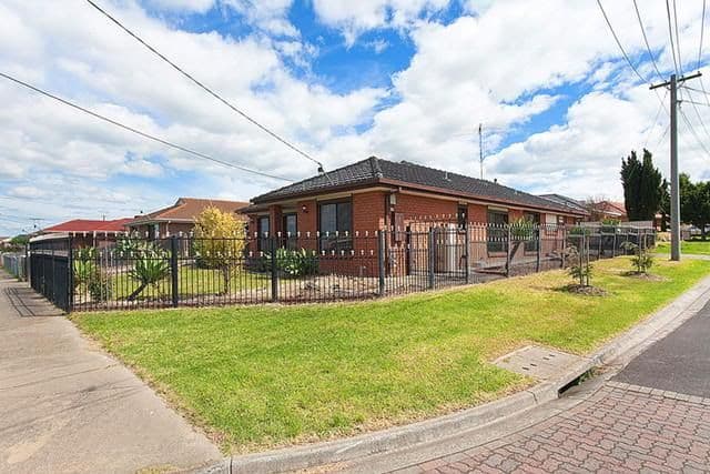 10 Kingdom Avenue, Kings Park VIC 3021, Kings Park - Image 1
