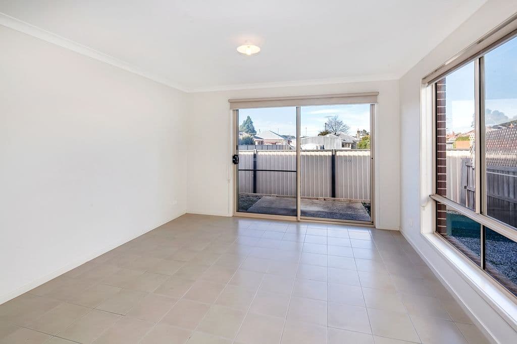 2/113 Spencer Street, Sebastopol  Victoria  3356, Australia, Sebastopol - Thumbnail 2
