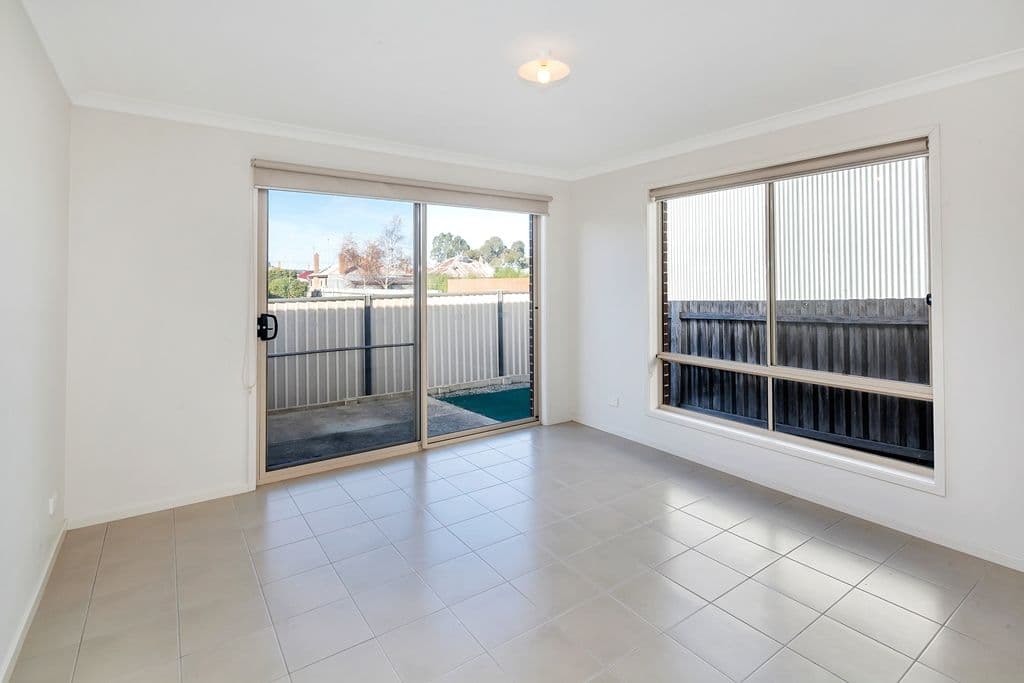 2/113 Spencer Street, Sebastopol  Victoria  3356, Australia, Sebastopol - Thumbnail 3