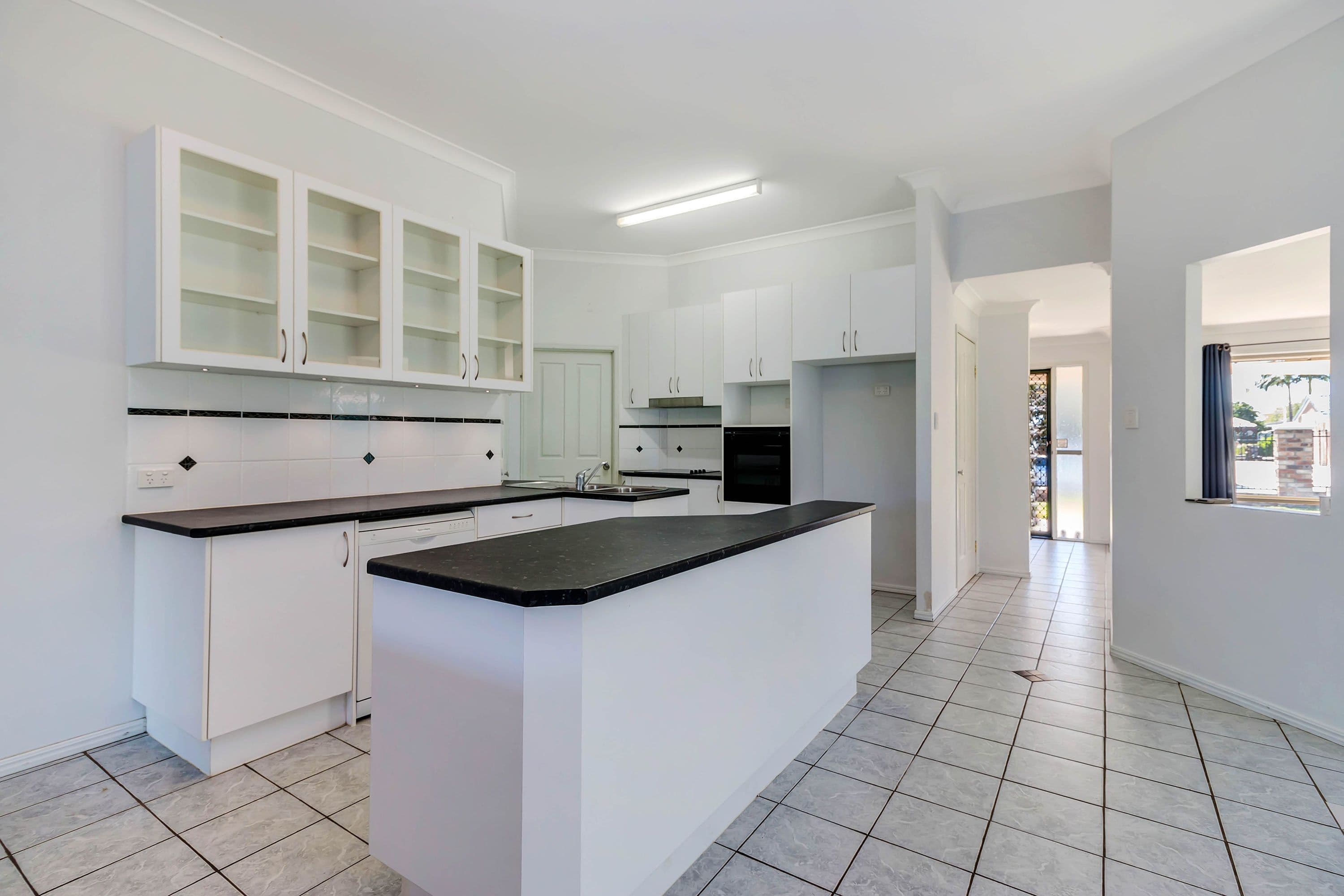 6 Federation Drive, Hillcrest QLD 4118, Hillcrest - Thumbnail 2