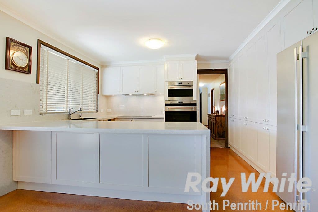 2 Shandlin Place, South Penrith - Thumbnail 2