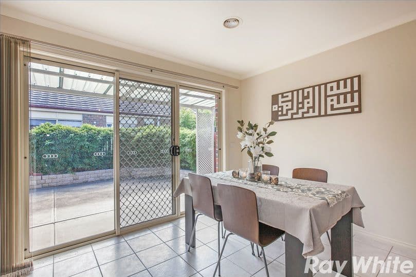  4 Capri Close, South Morang VIC 3752, South Morang - Thumbnail 5