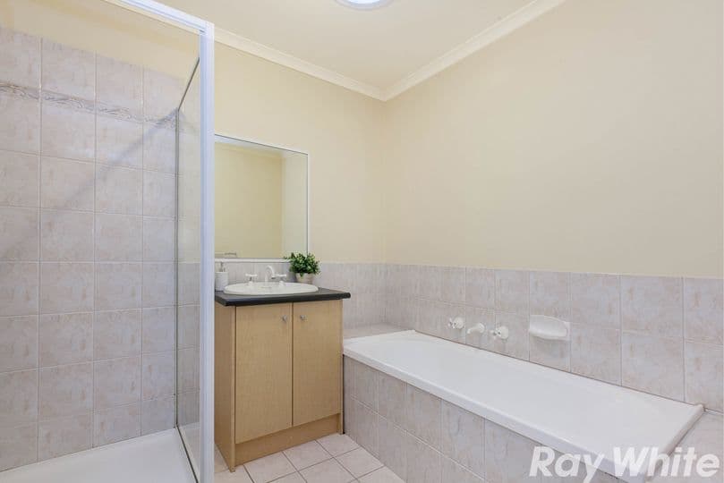  4 Capri Close, South Morang VIC 3752, South Morang - Thumbnail 6