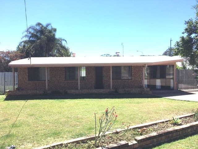 3 Matthew Drive, Urangan QLD 4655, Urangan - Thumbnail 3