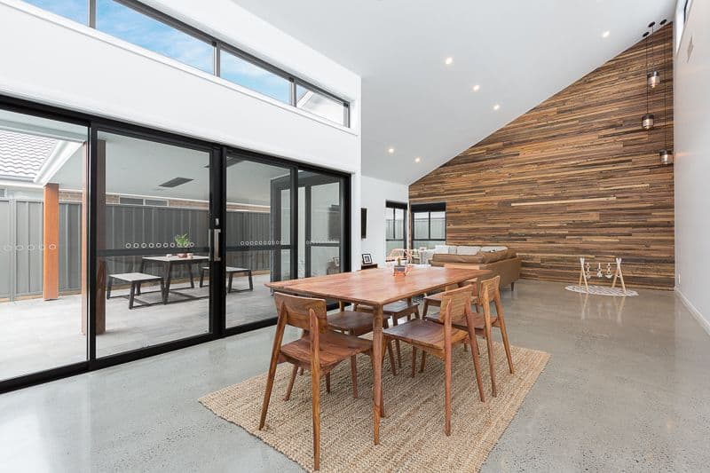 8 Peninsula Avenue, Haywards Bay - Thumbnail 6