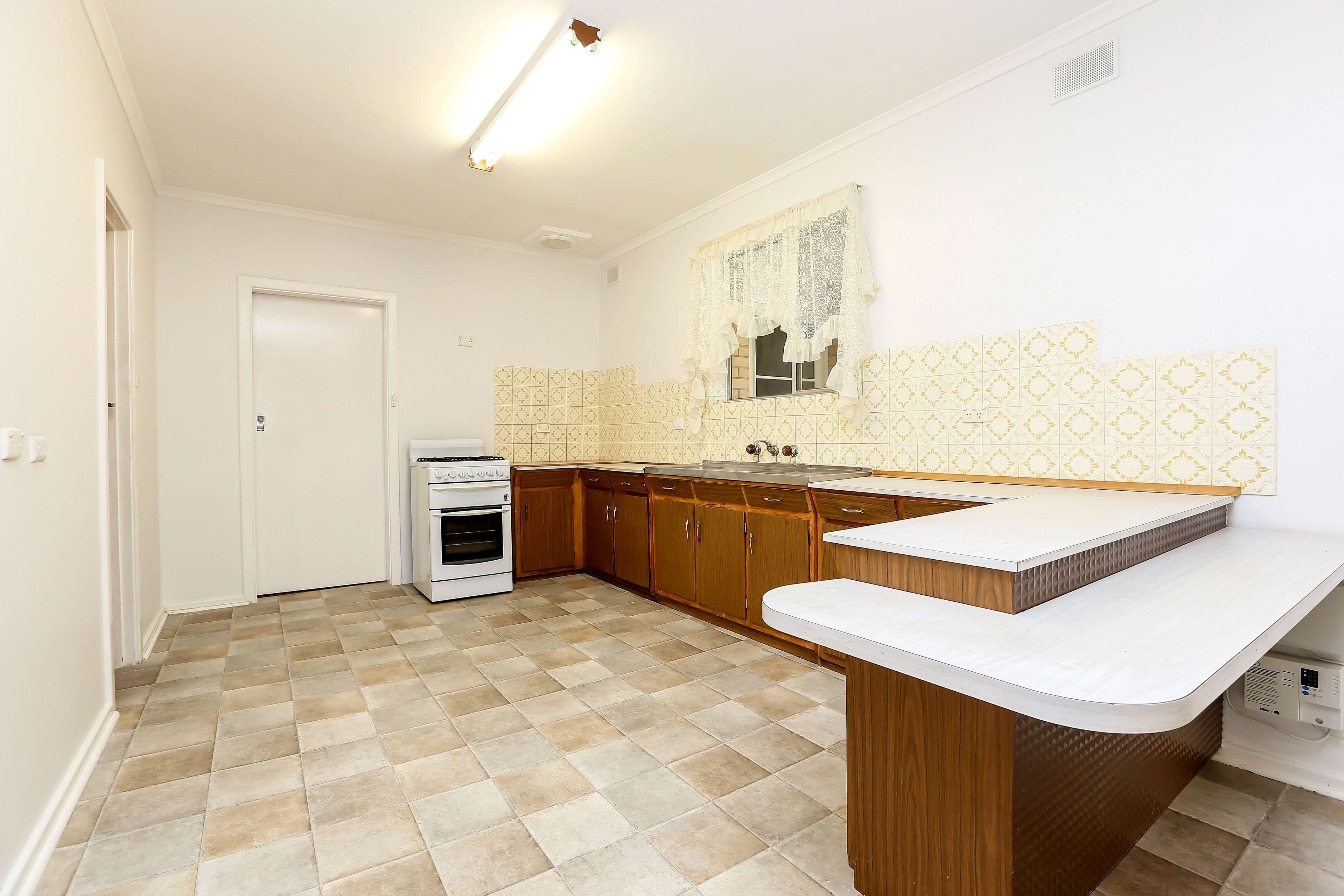 20 Stonehenge Boulevard, Para Vista SA 5093, Para Vista - Thumbnail 3