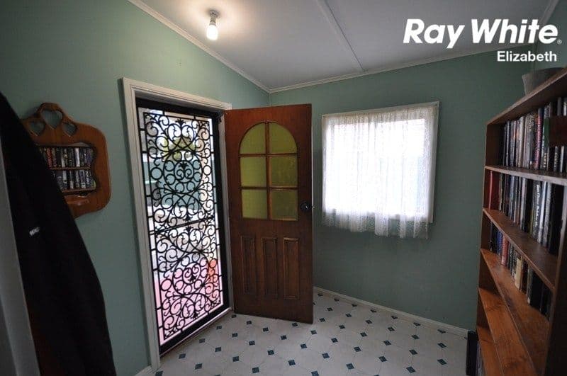 10 Manningford Road, Elizabeth South SA 5112, Elizabeth South - Thumbnail 2