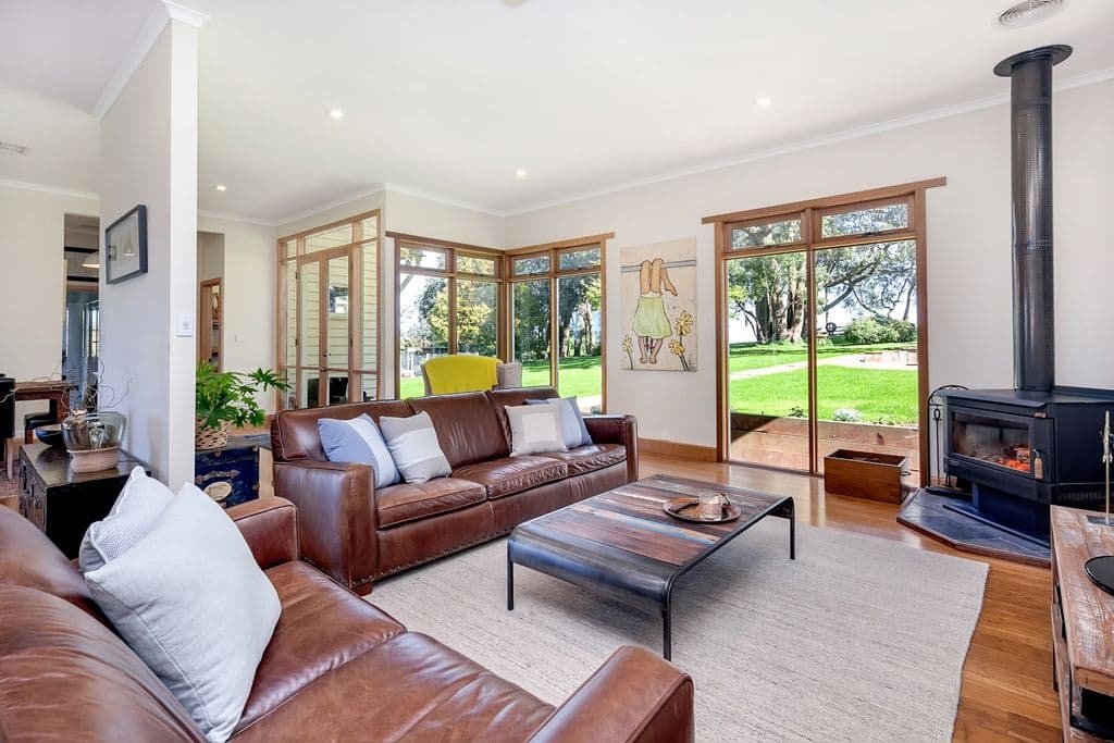 21 Nightingale Street, Gordon VIC 3345, Gordon - Thumbnail 3