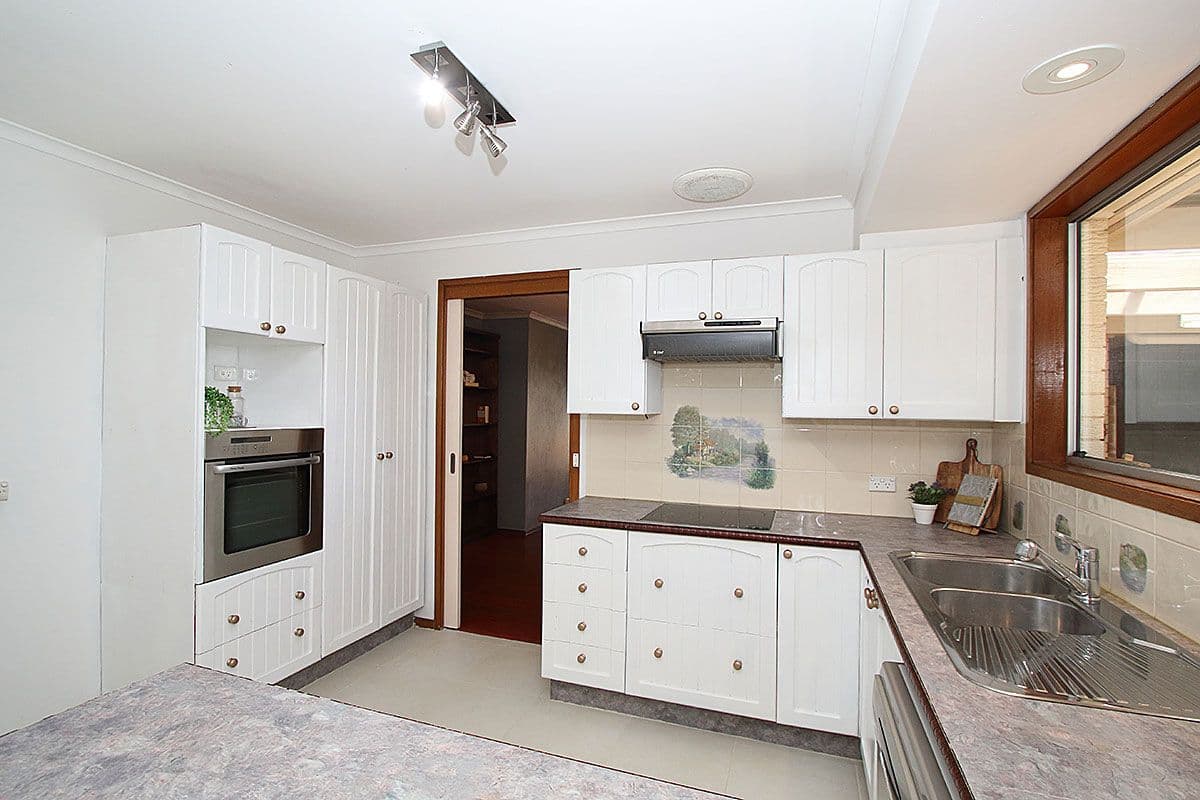 15 Pine Street, Hillcrest QLD 4118, Hillcrest - Thumbnail 4