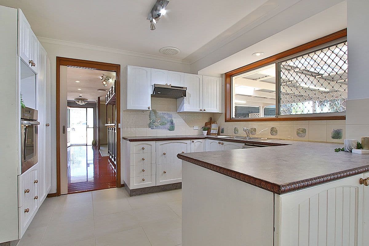 15 Pine Street, Hillcrest QLD 4118, Hillcrest - Thumbnail 5