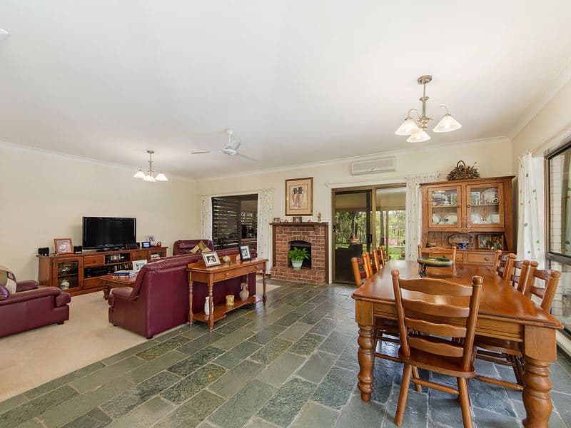 18 Umbango Drive, Pimpama QLD 4209, Pimpama - Thumbnail 7