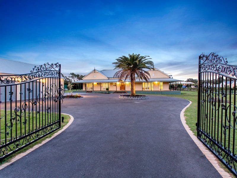 1 Rushmere Court, Langwarrin VIC 3910, Langwarrin - Thumbnail 2