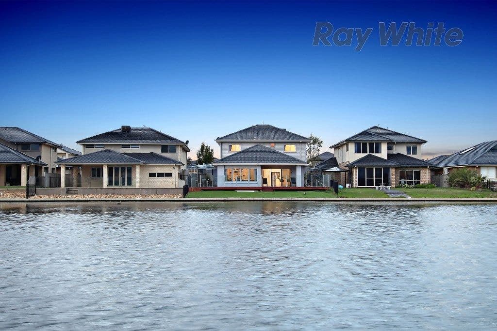 64 Sanctuary Lakes East Boulevard, Point Cook VIC 3030, Point Cook - Thumbnail 2