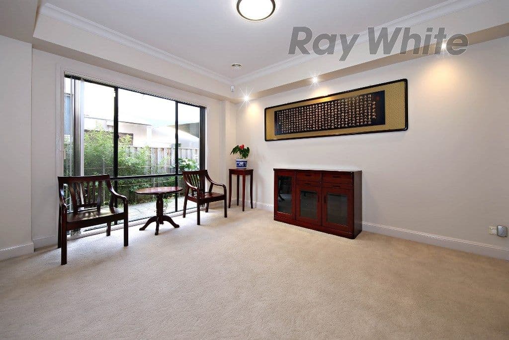 10 Woodruff Court, Sanctuary Lakes VIC 3030, Sanctuary Lakes - Thumbnail 5