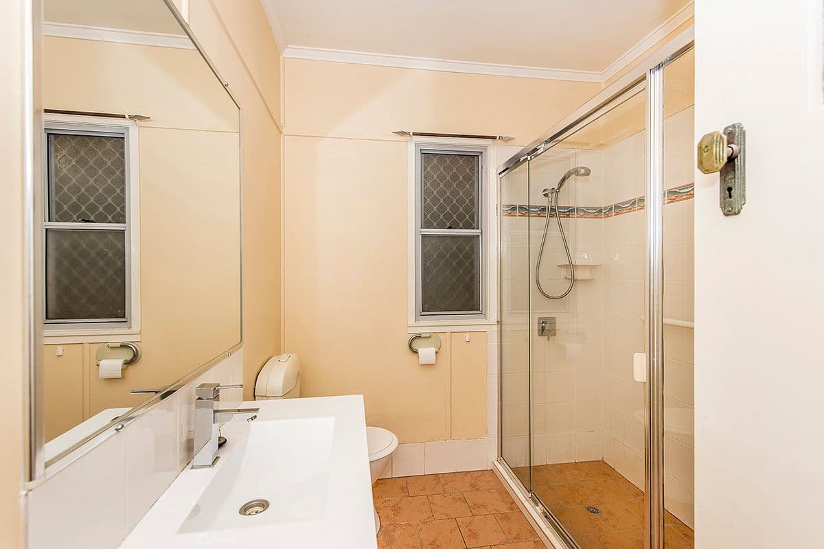 6 Sapphire Street, Holland Park QLD 4121, Holland Park - Thumbnail 4