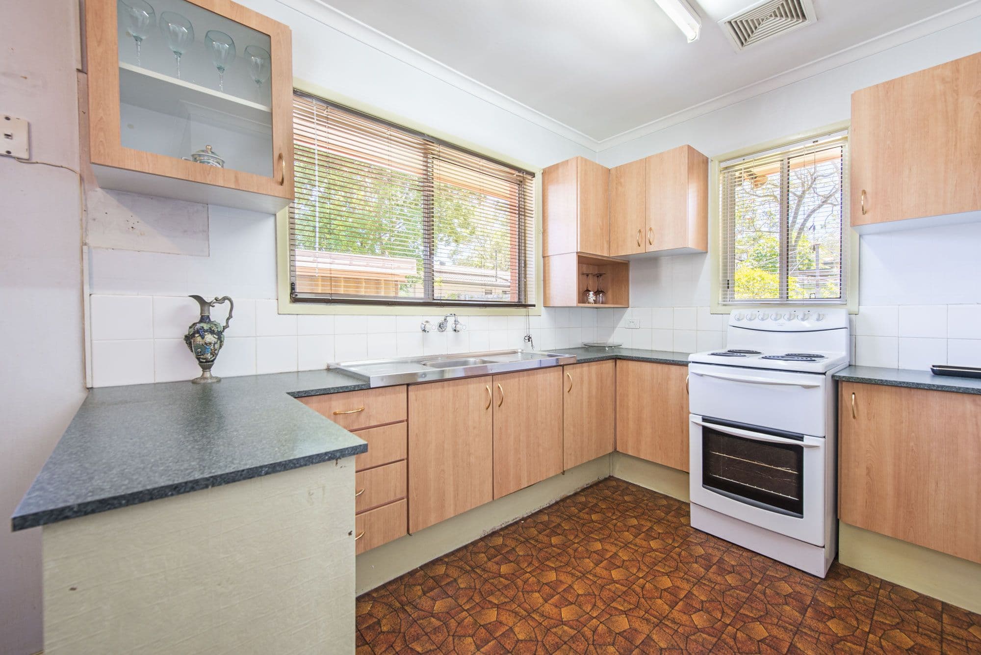 4 Raquel Avenue, Springwood QLD 4127, Springwood - Thumbnail 4