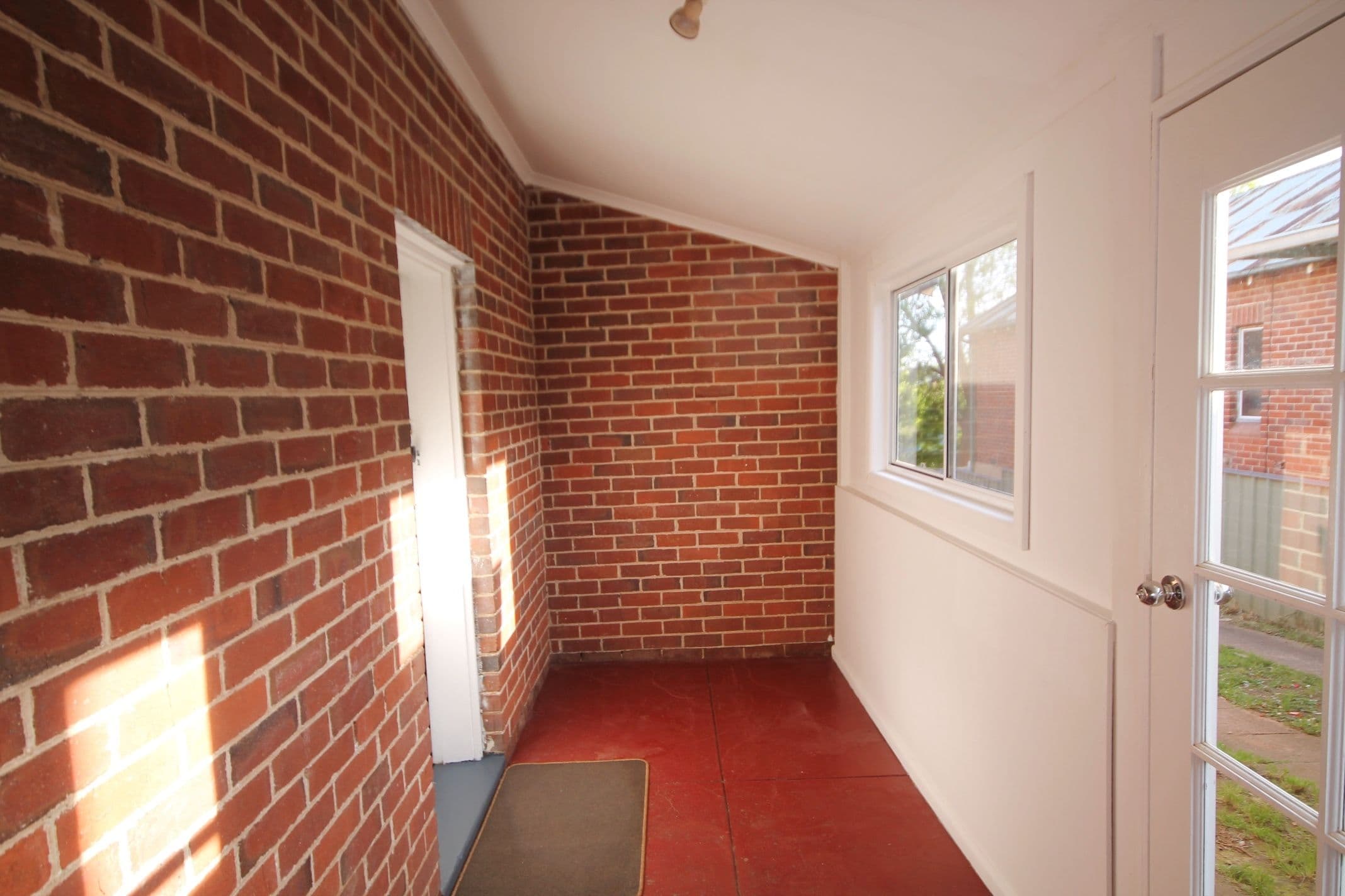 135 Nasmyth Street, Young - Thumbnail 4