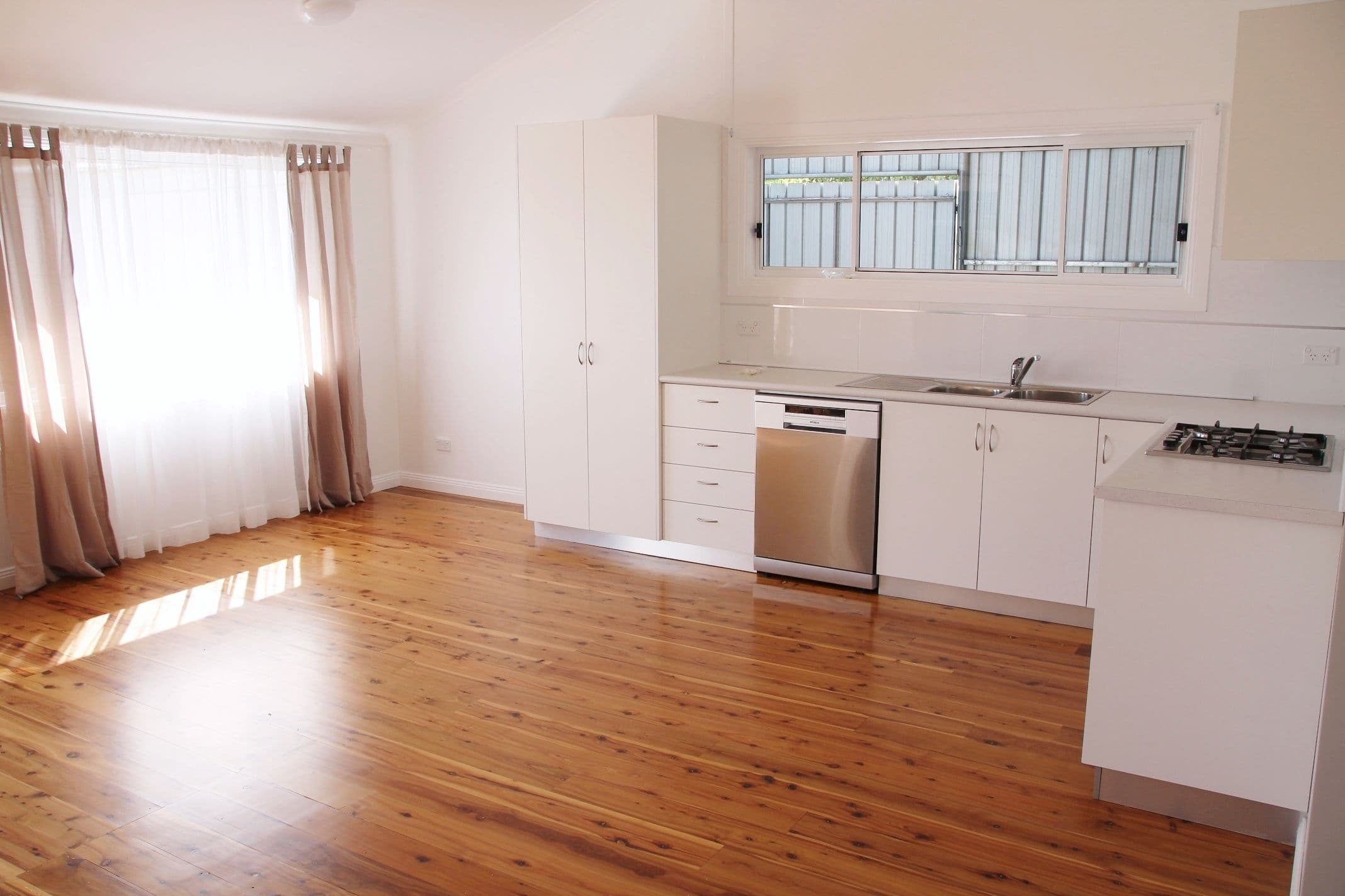 8 Fontenoy Street, Young - Thumbnail 8