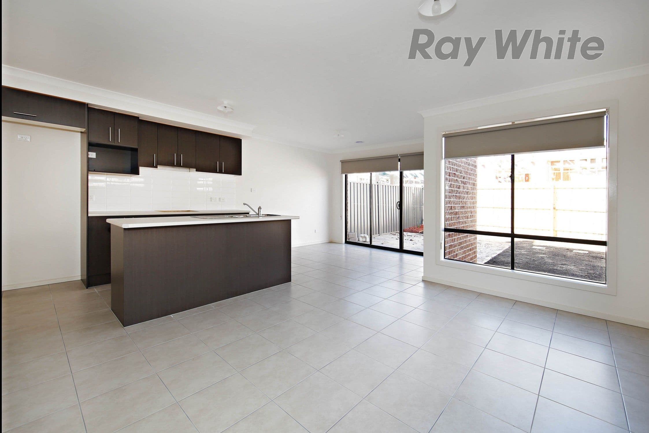 8b Dundas Road, Point Cook VIC 3030, Point Cook - Thumbnail 4