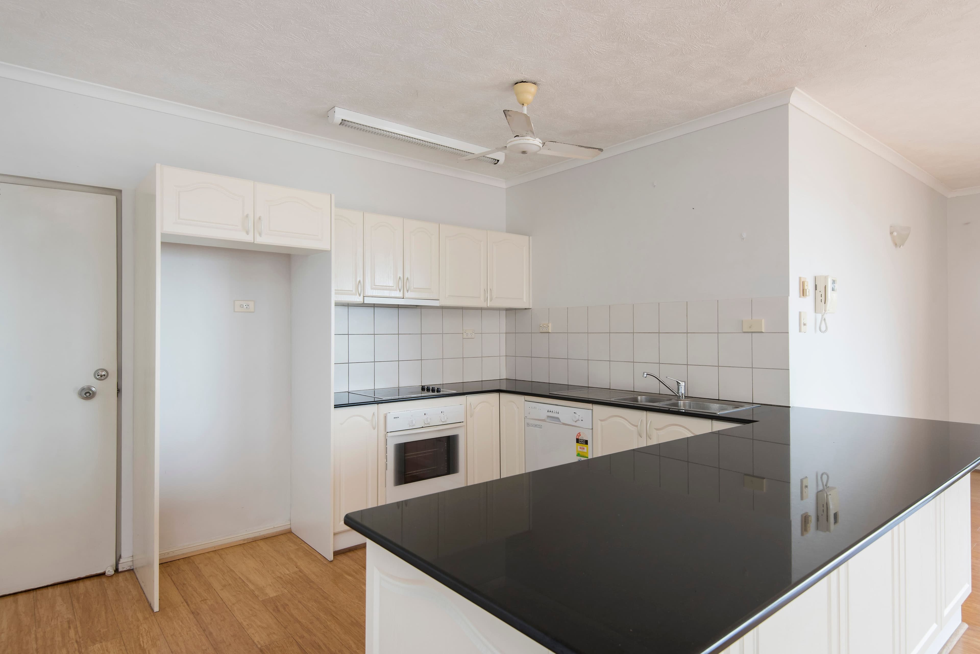 18/6 Marina Boulevard, CULLEN BAY NT 0820, Cullen Bay - Thumbnail 3