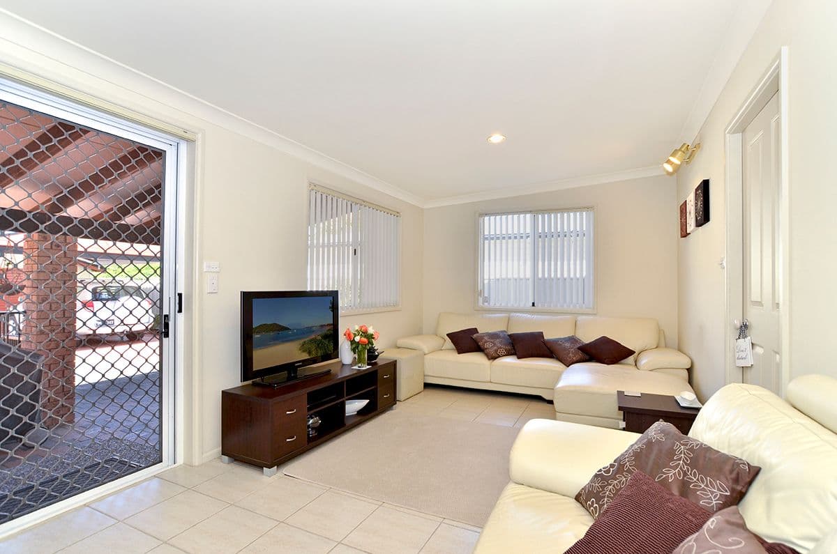 8 Bell Gum Place, LAKE ALBERT NSW 2650, Lake Albert - Thumbnail 2