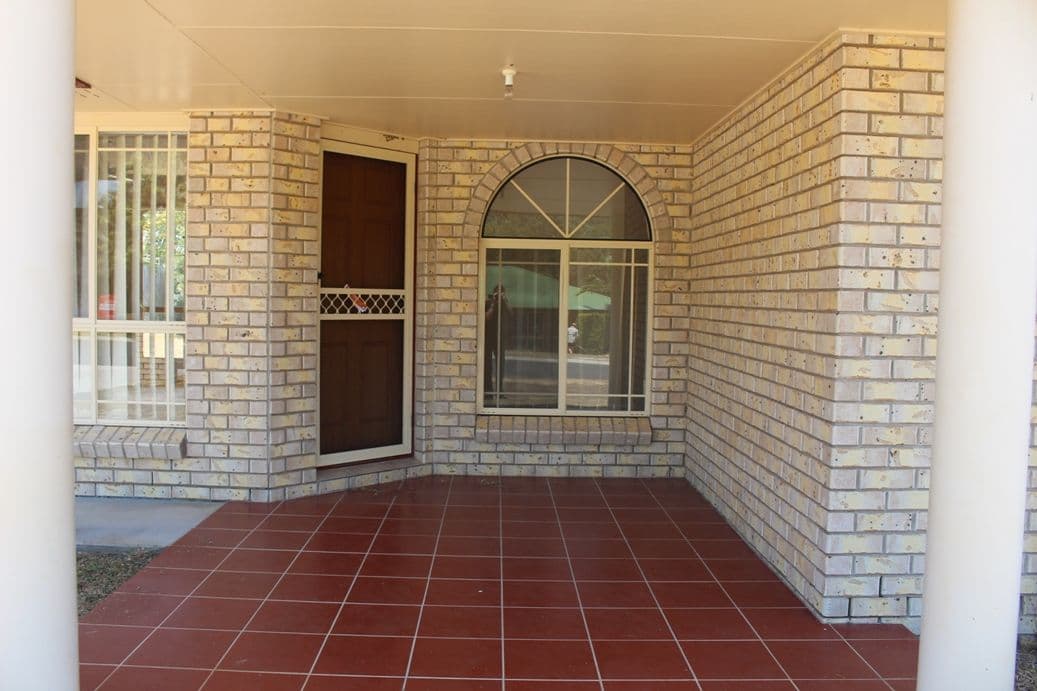 16 Jarrah Drive, Boyne Island QLD 4680, Boyne Island - Thumbnail 3