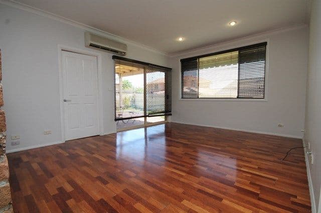 91 Lord Howe Drive, Hinchinbrook - Thumbnail 4