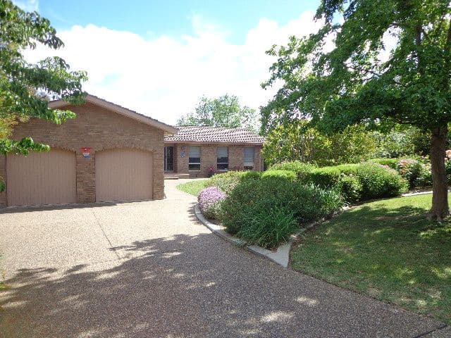 11 Gibbes Place, Weetangera ACT 2614, Weetangera - Image 1