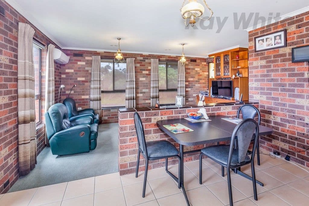 5 Hermitage Avenue, Mount Clear  Victoria  3350, Australia, Mount Clear - Thumbnail 4