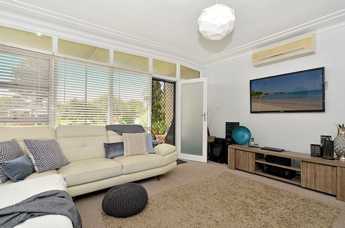 2/170-180 The Esplanade, Burleigh Heads QLD 4220, Burleigh Heads Property Image - Thumbnail 3