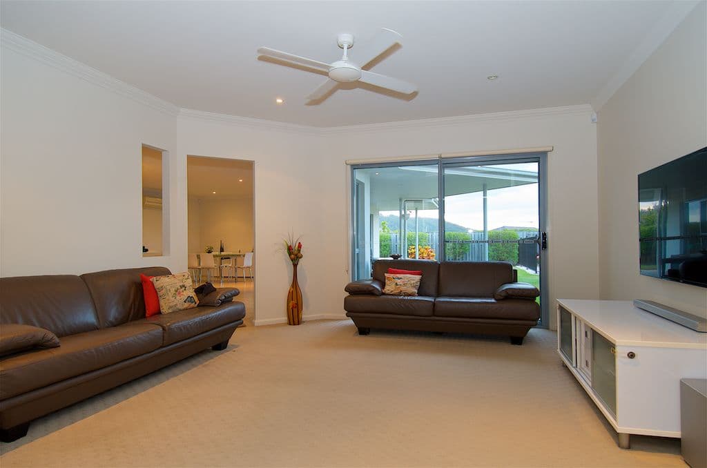19 Springwood Avenue, Pacific Pines QLD 4211, Pacific Pines - Thumbnail 3