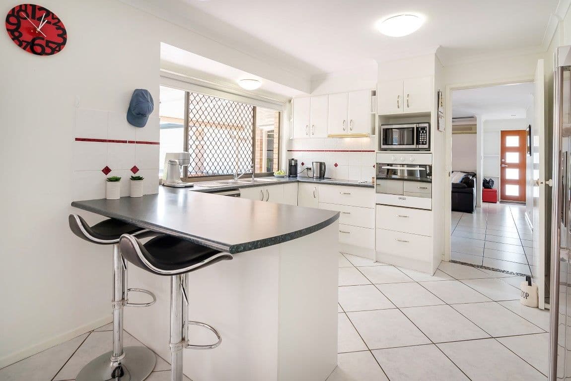 8 Berri Place, Helensvale QLD 4212, Helensvale - Thumbnail 2