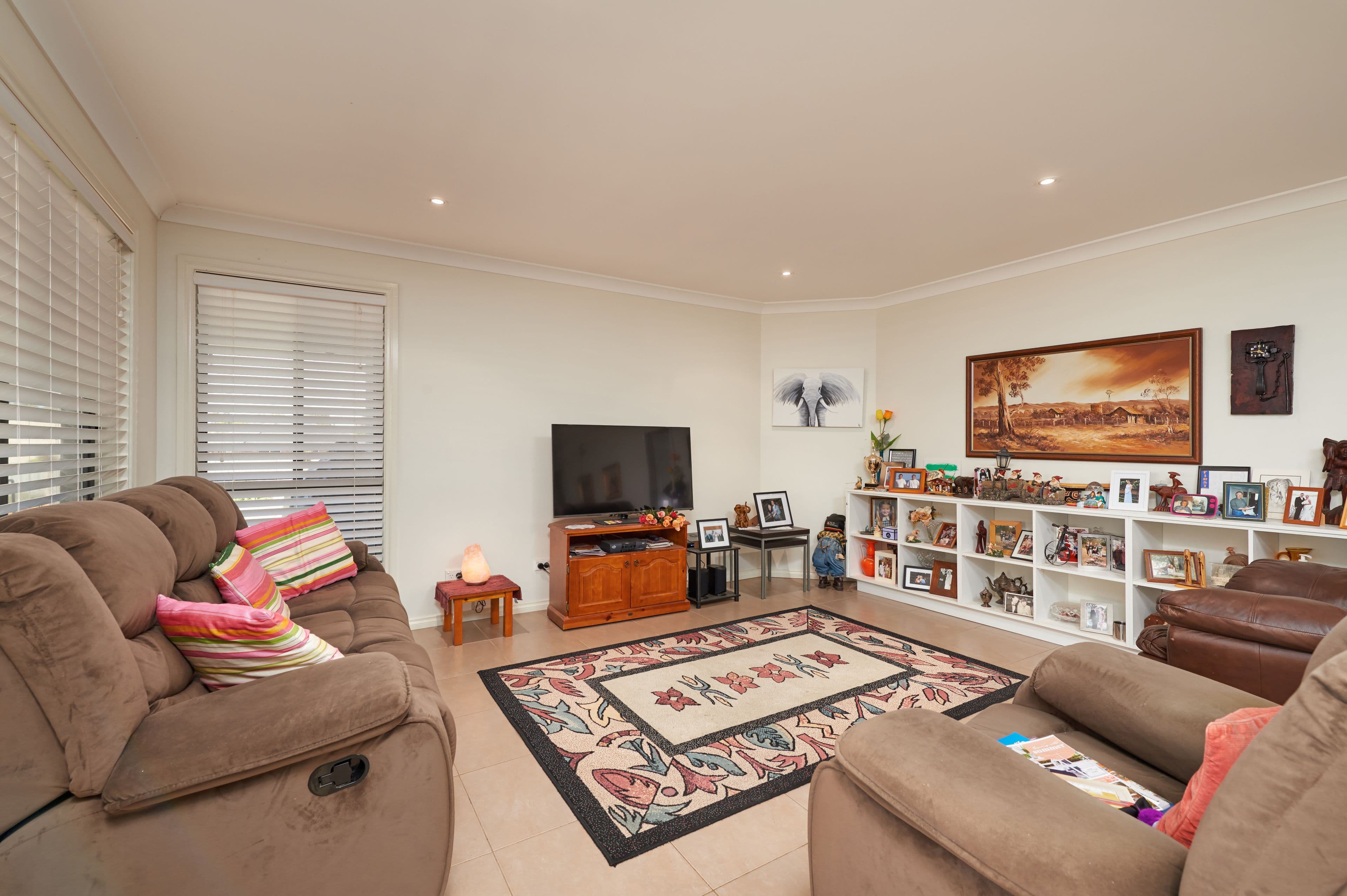 13 Hakea Drive, Coolamon - Thumbnail 4