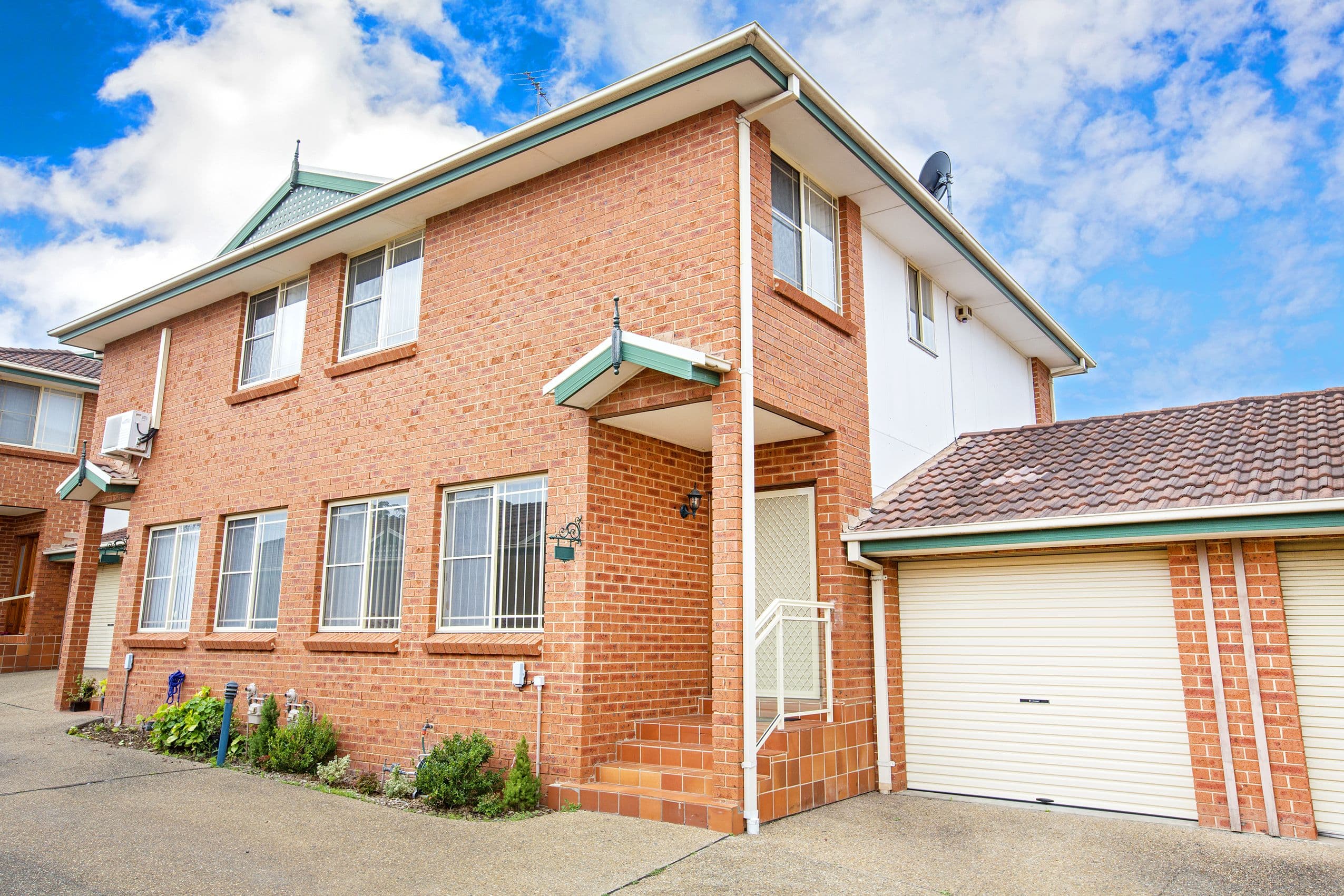 345 Hamilton Road, Fairfield West - Image 1