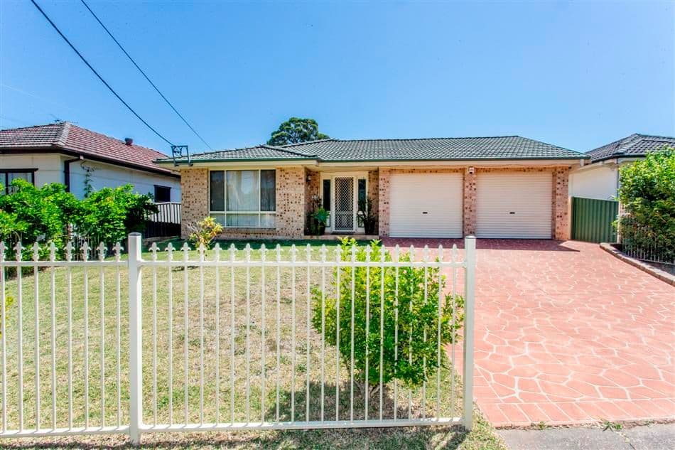73 Dennistoun Avenue, Guildford West - Image 1