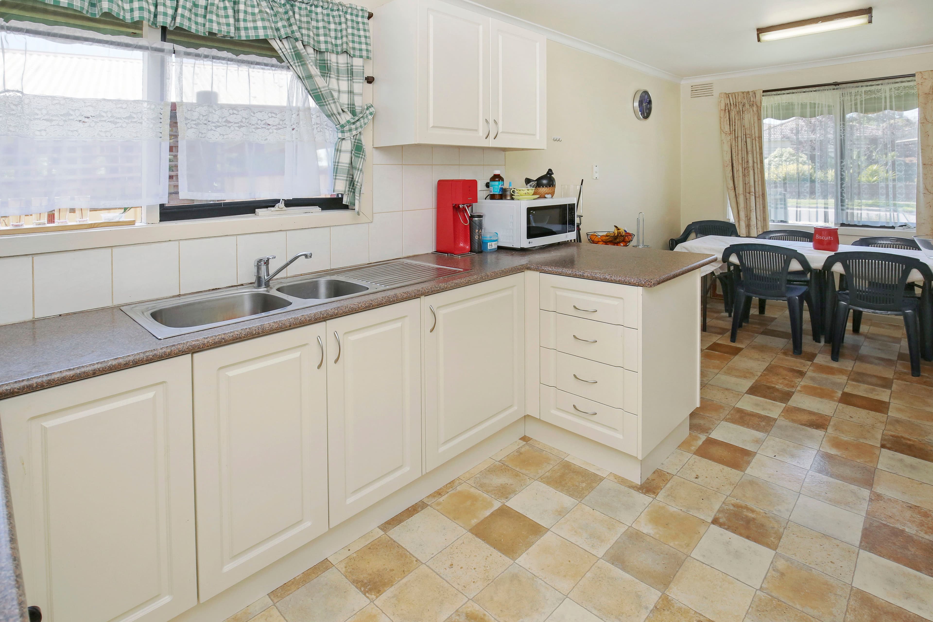 7 Swindon Court, Lalor VIC 3075, Lalor - Thumbnail 2