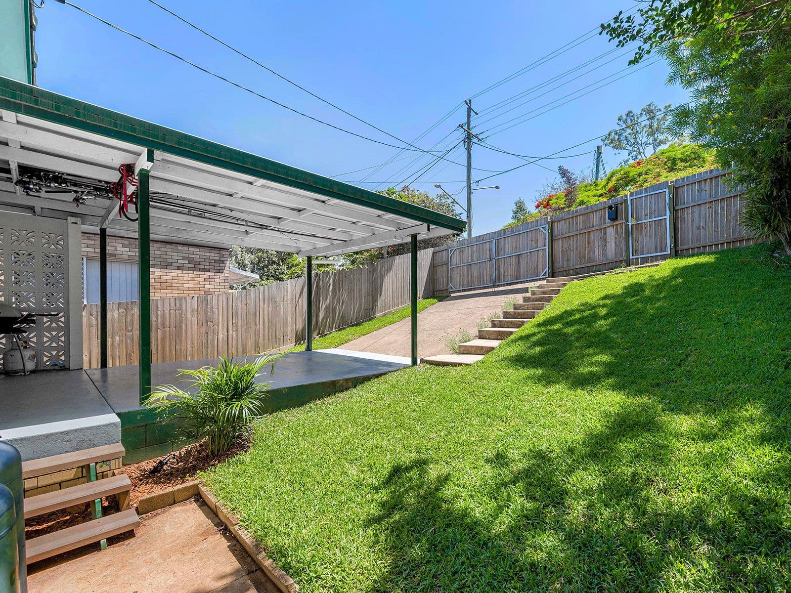 33 Crest Street, Mount Gravatt East QLD 4122, Mount Gravatt East - Thumbnail 2