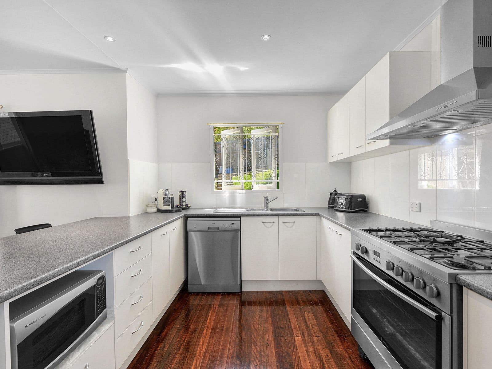 33 Crest Street, Mount Gravatt East QLD 4122, Mount Gravatt East - Thumbnail 7