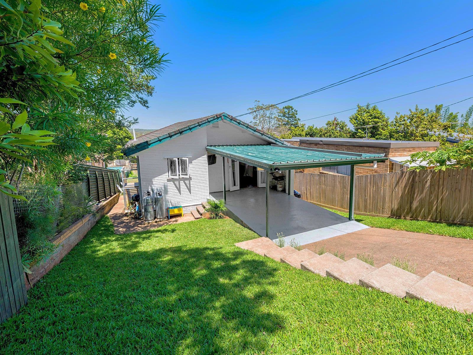 33 Crest Street, Mount Gravatt East QLD 4122, Mount Gravatt East - Image 1