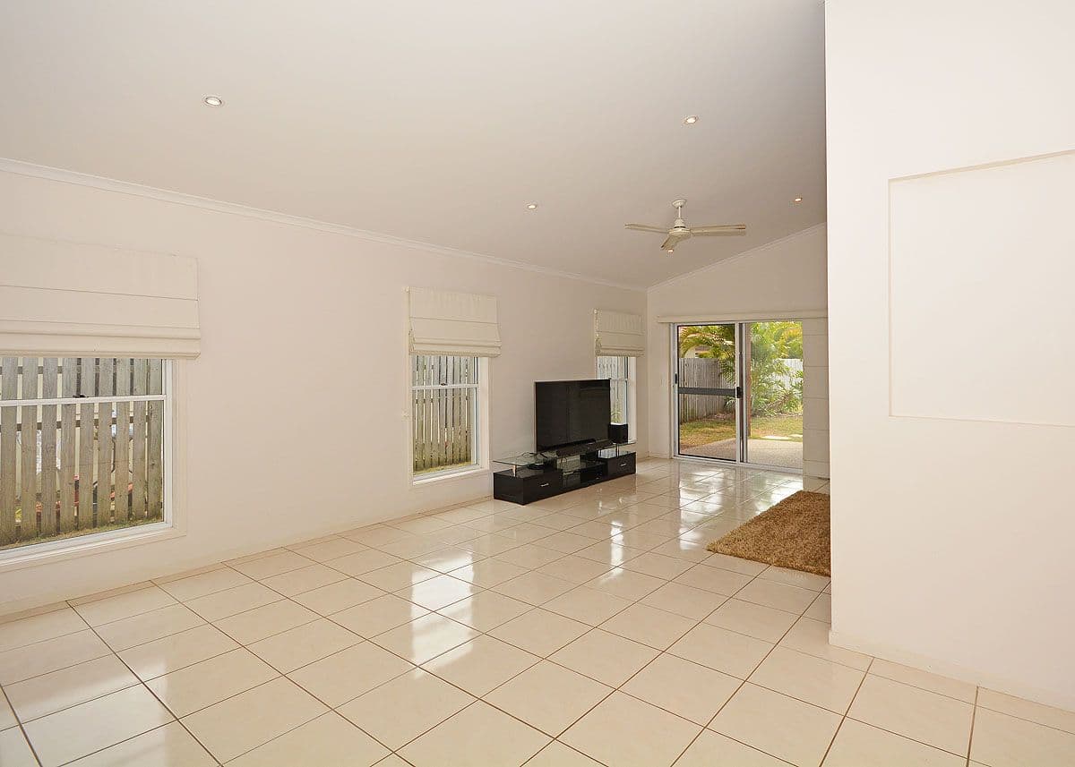 35 Earl St Vincent Circuit, Eli Waters QLD 4655, Eli Waters - Thumbnail 4