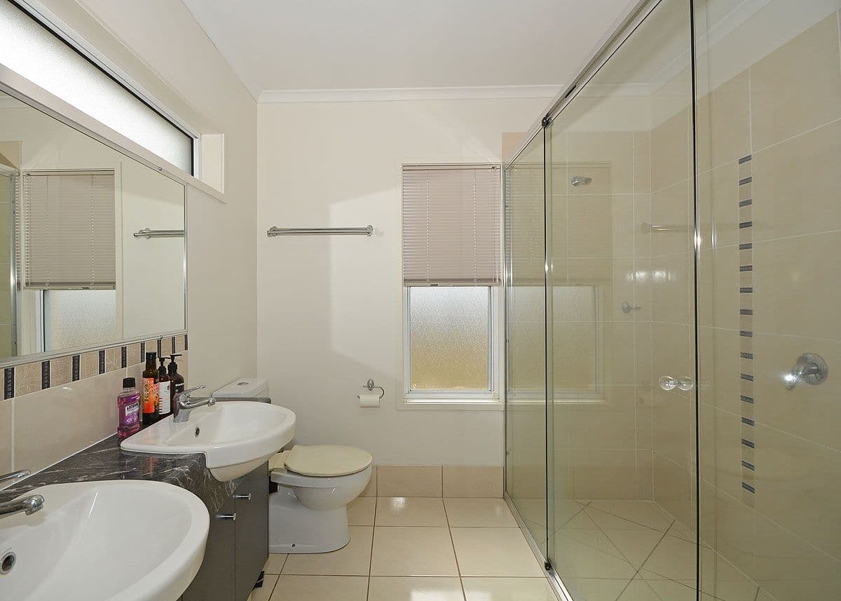 35 Earl St Vincent Circuit, Eli Waters QLD 4655, Eli Waters - Thumbnail 8