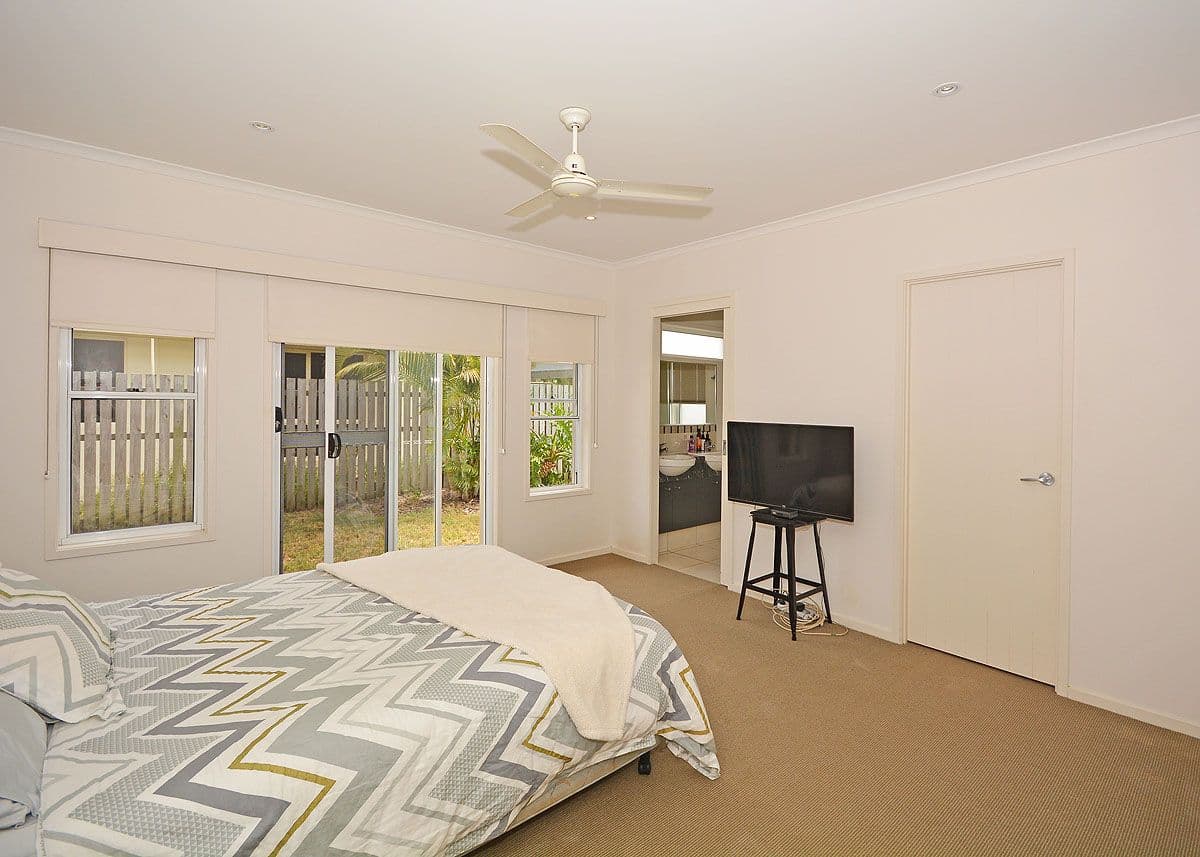 35 Earl St Vincent Circuit, Eli Waters QLD 4655, Eli Waters - Thumbnail 7